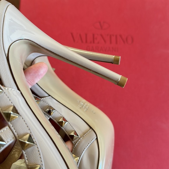 Valentino Garavani Rockstud Patent Leather Ankle-Strap Caged Pumps - Picture 9 of 11